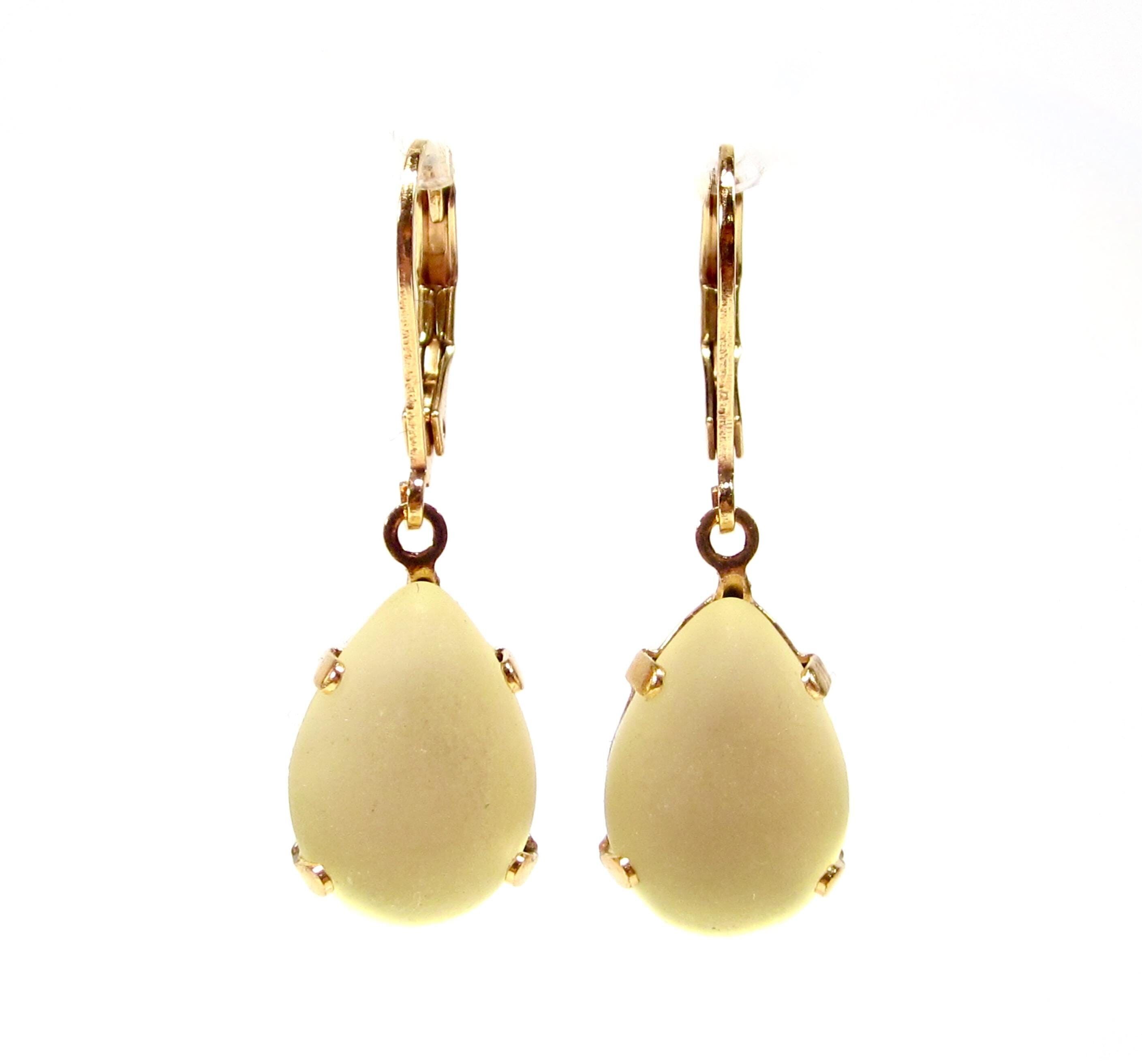 Boucles d'oreilles uniques en or jaune mat avec pendentifs en verre vintage, plaquées or véritable, verre antique fait main