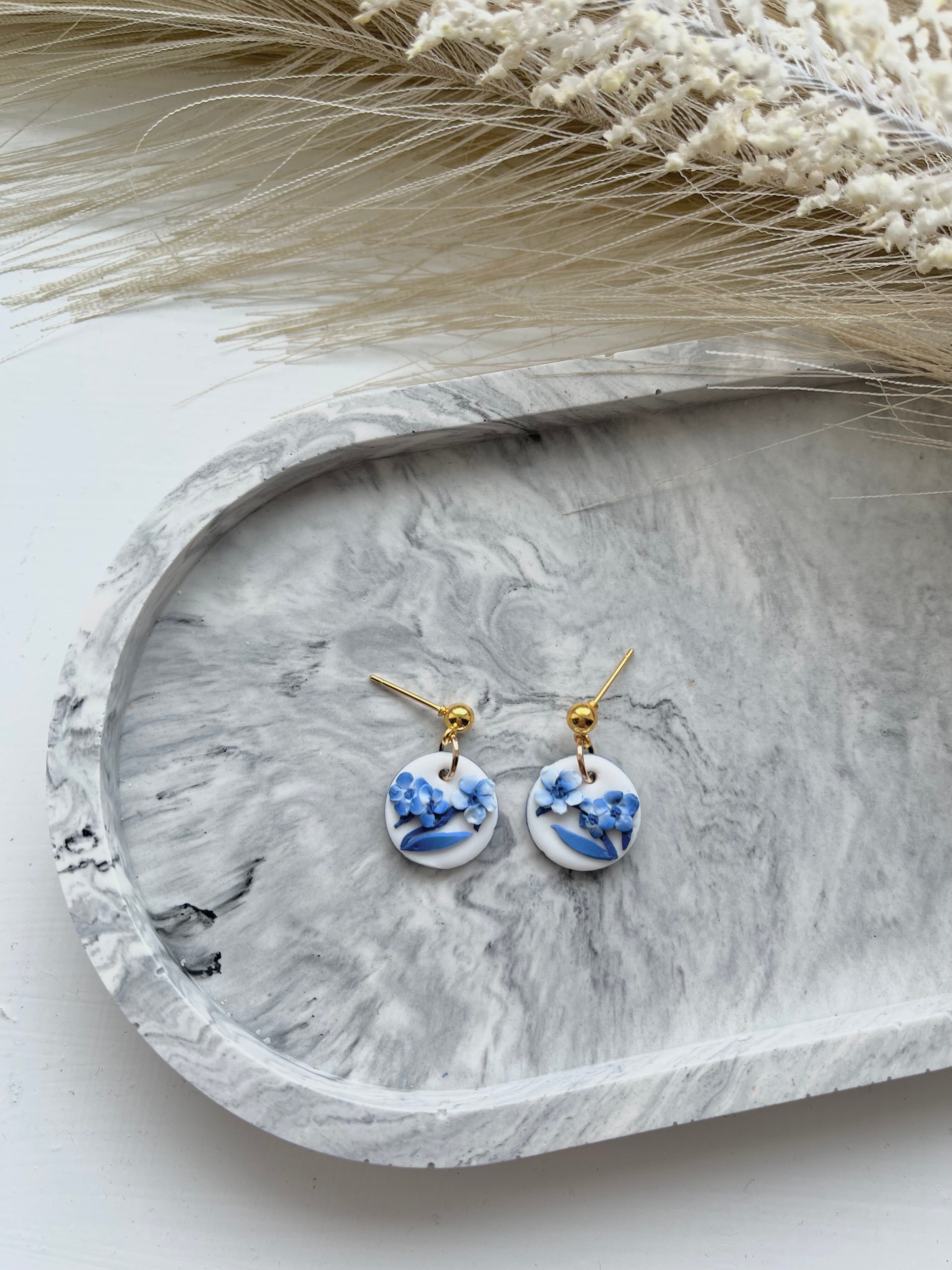 Boucles d'oreilles délicates en pâte polymère - Bleu Chine n°6