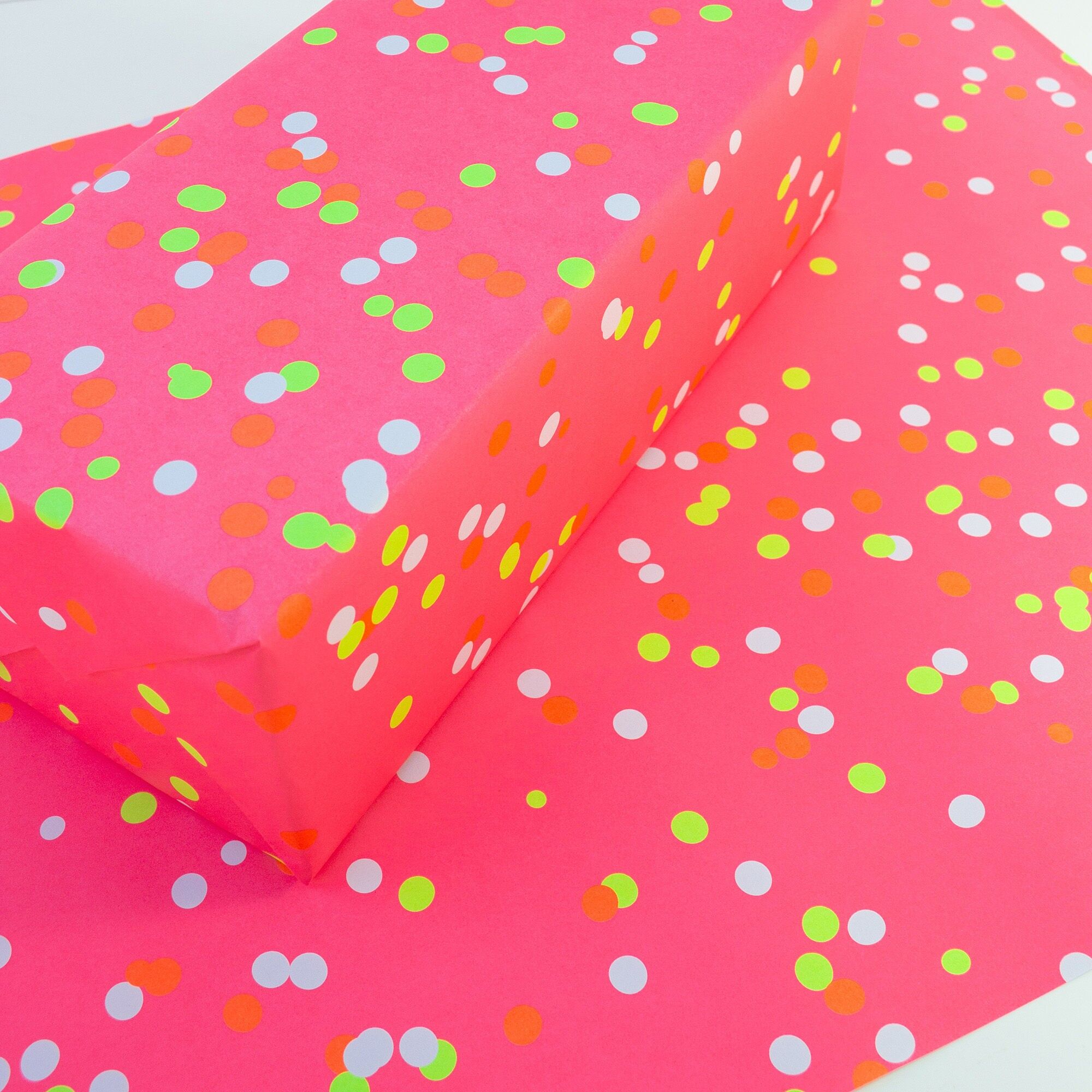 Papier cadeau « Confettis néon » fabriqué à partir de papier recyclé
