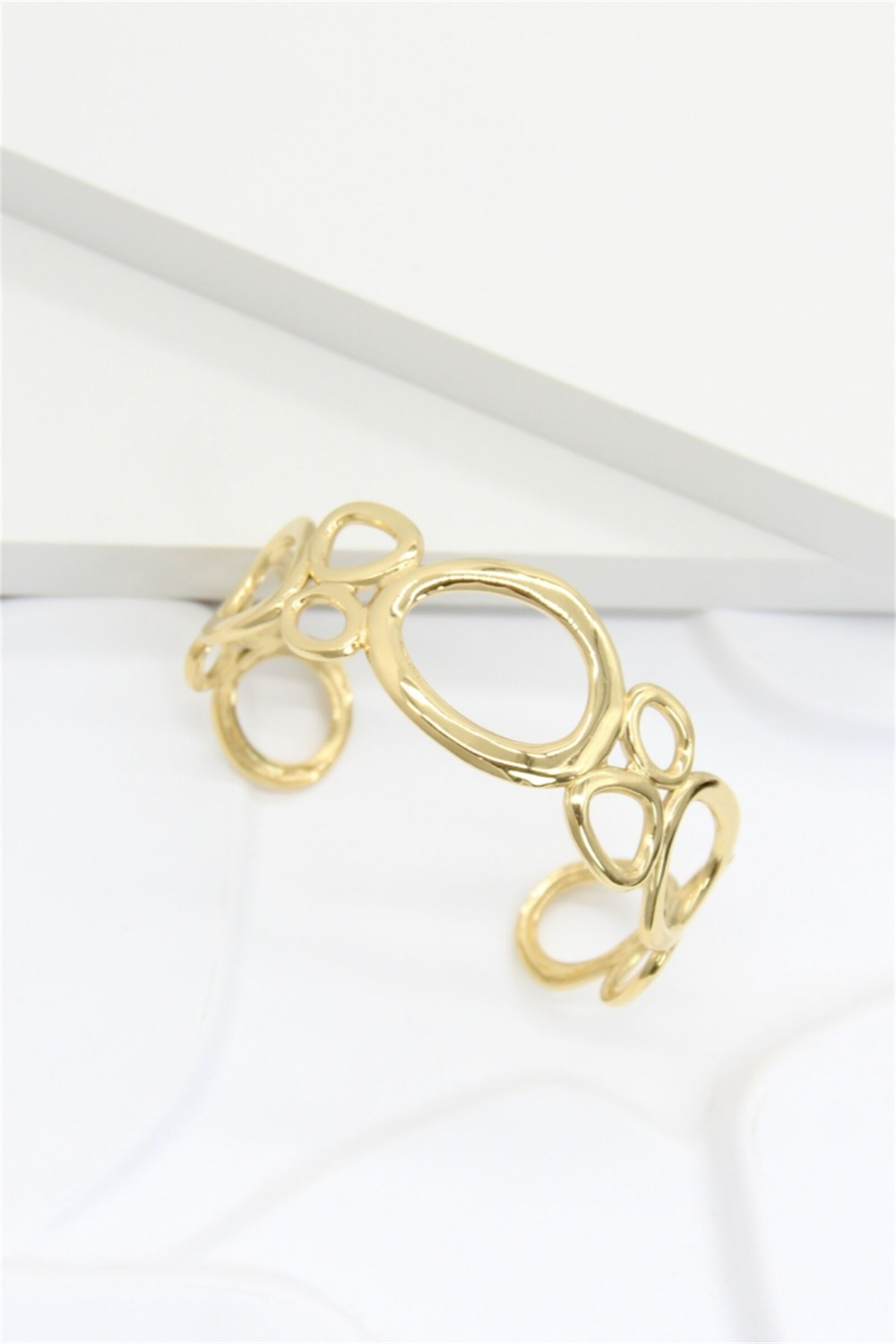 Stainless steel cuff bracelet – Adjustable and modern geometric design