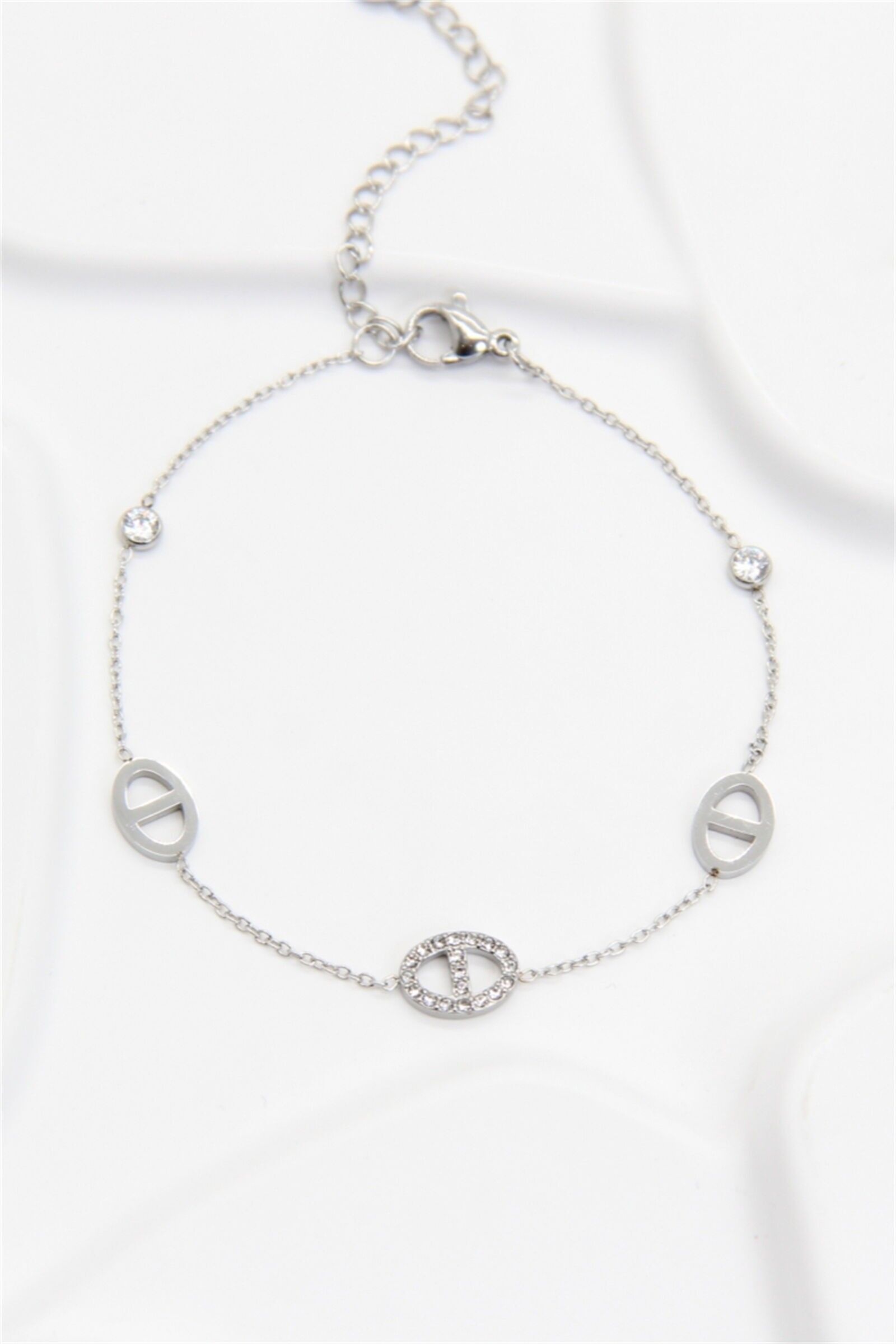 Doppelseitiges Armband aus schwarzem und silbernem Edelstahl mit Strass-Kleeblattmotiv – wendbar und trendig