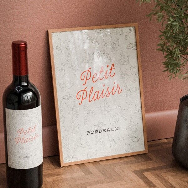 Skurriles Weinplakat – Petit Plaisir | Originelle Geschenkidee