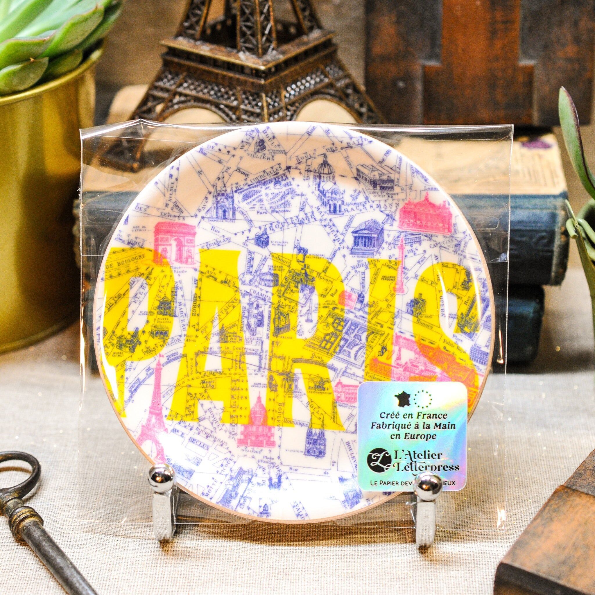 Small round tray for cup, map of Paris