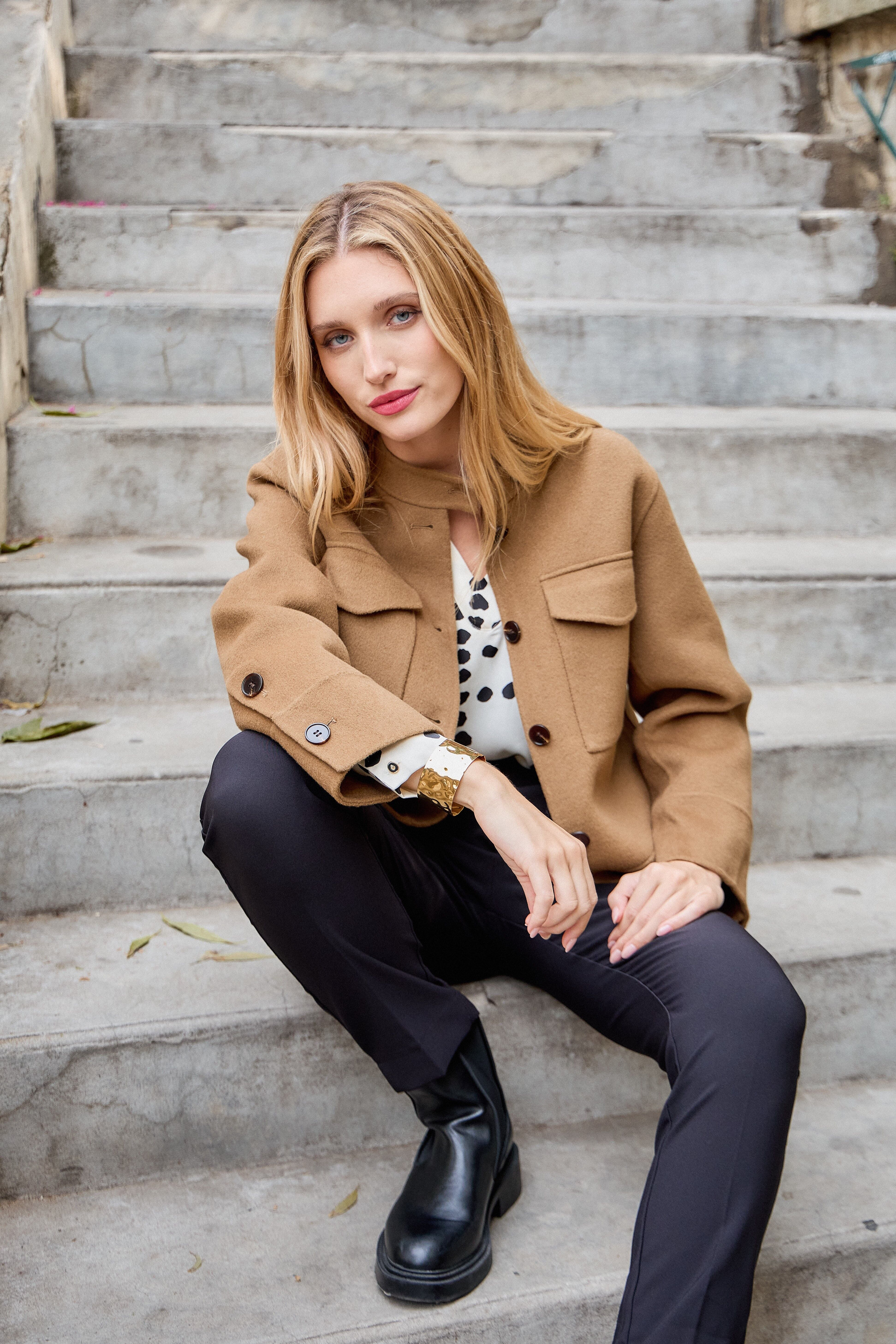 Manteau court en laine V327