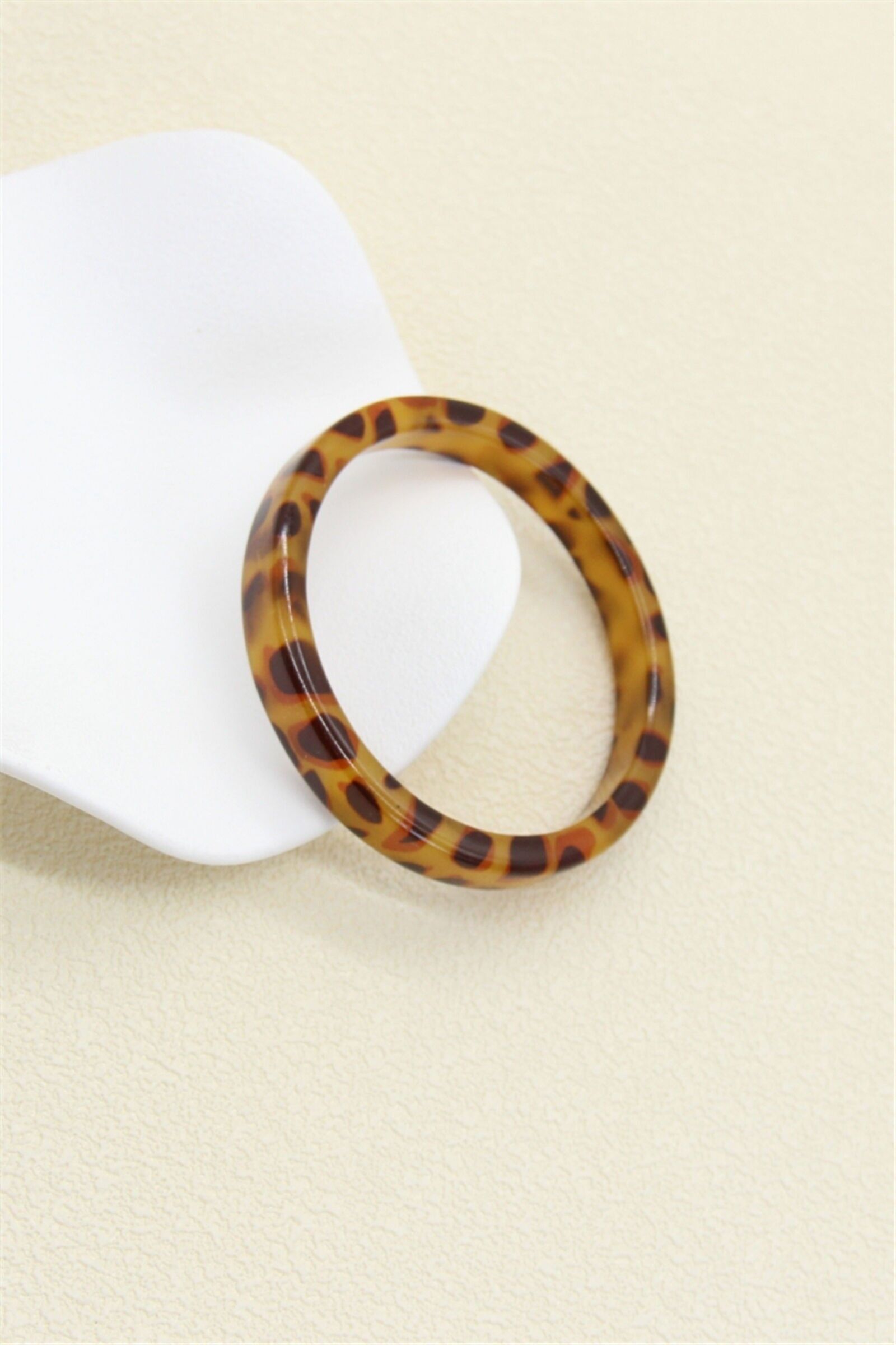 Armband aus Kunstharz mit Leopardenmuster