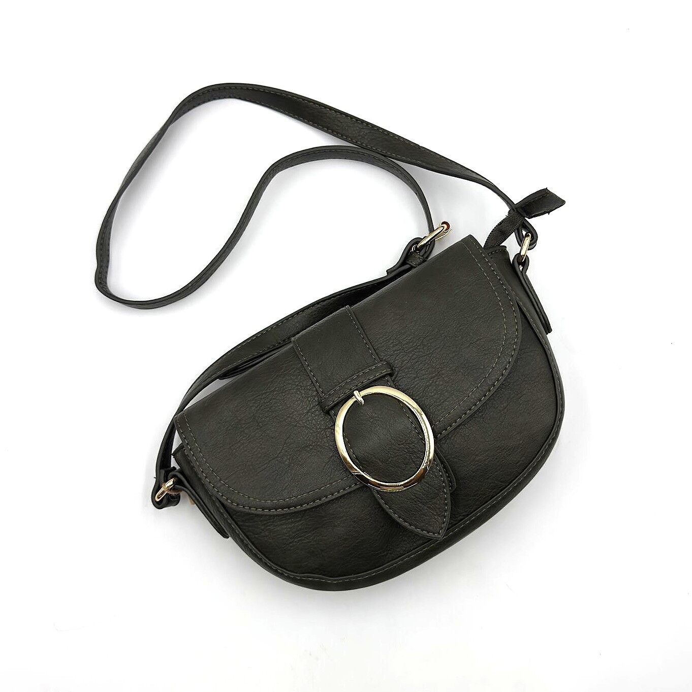 Petit sac à main avec boucle dorée