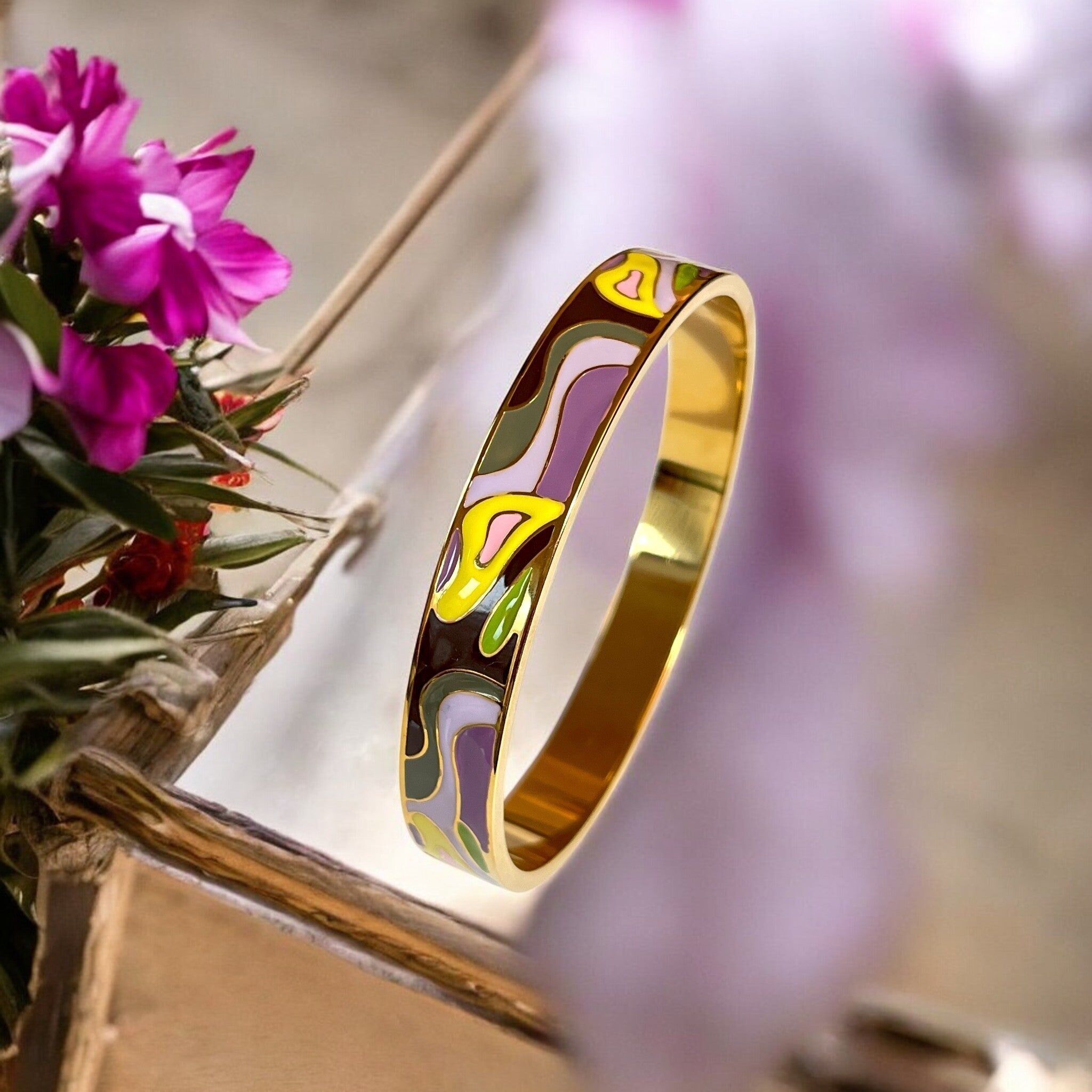 Bracciale rigido in acciaio inossidabile e smalto "VELORIA"