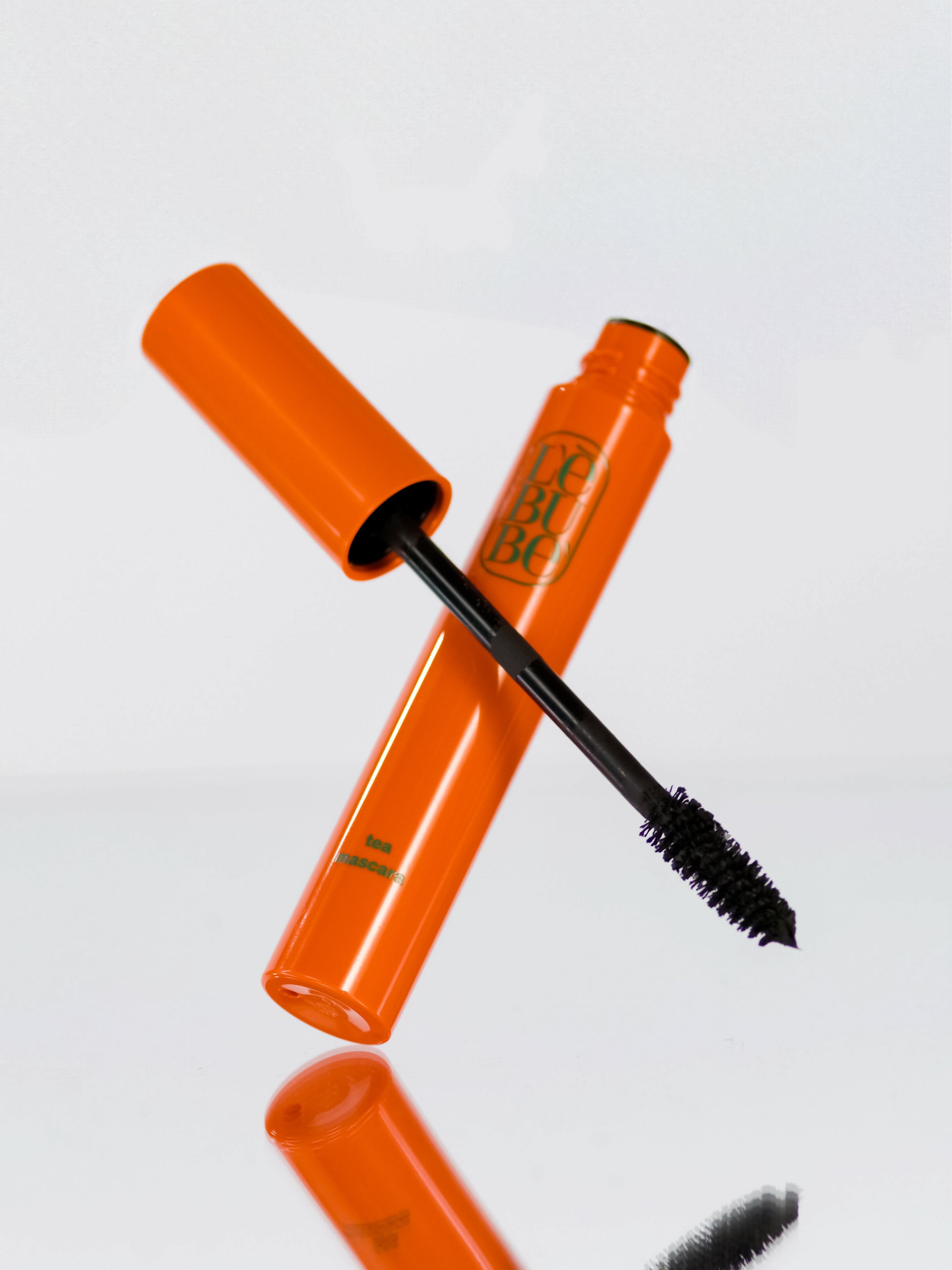 Tea Mascara / Volumizing Mascara (9 ml/0.31 oz) - Vegan, 93% natural, Halal-friendly certified, Carbon Black free, dermatologically tested, made in Italy, sustainable packaging from recycled and recyclable plastic