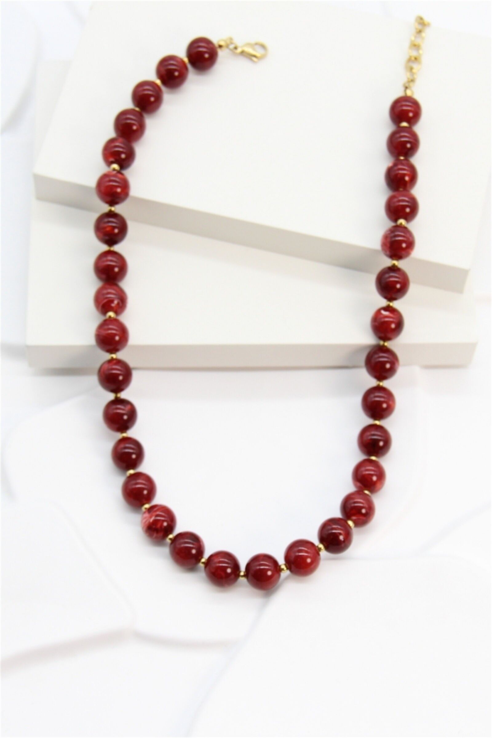 Farbenfrohe Harzkette – Vintage und trendige Eleganz