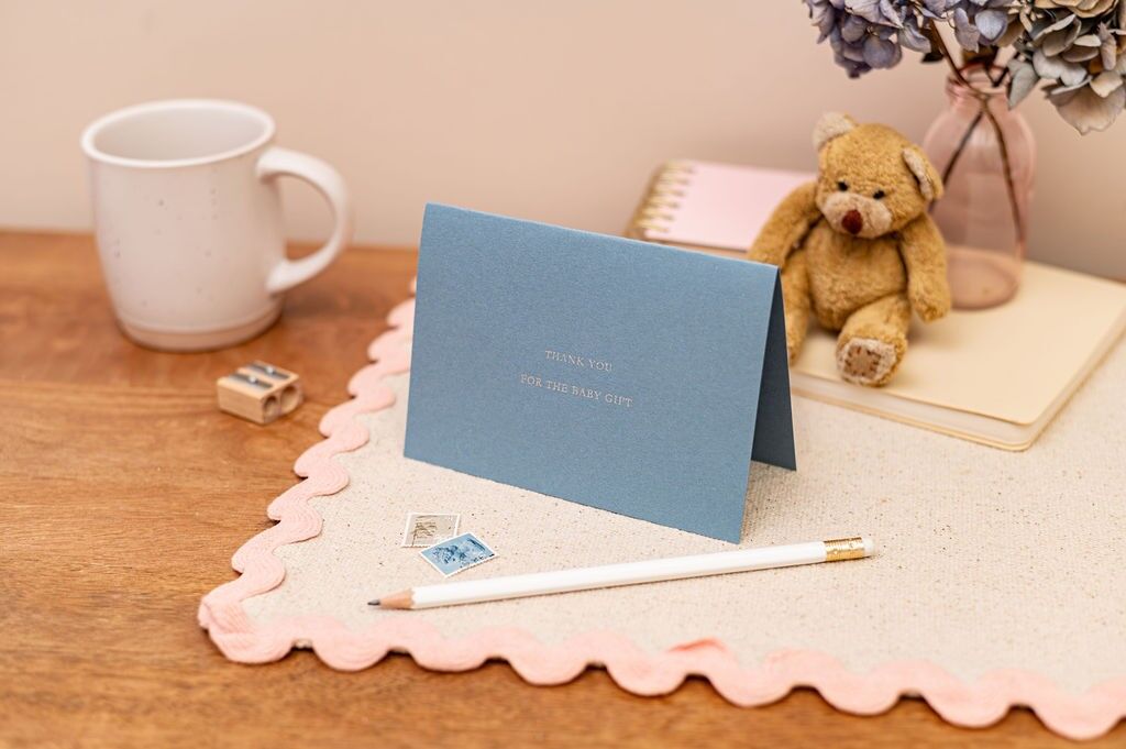 Dankeschön-Karte für das Babygeschenk (Briefdruck) – Blaue Karte