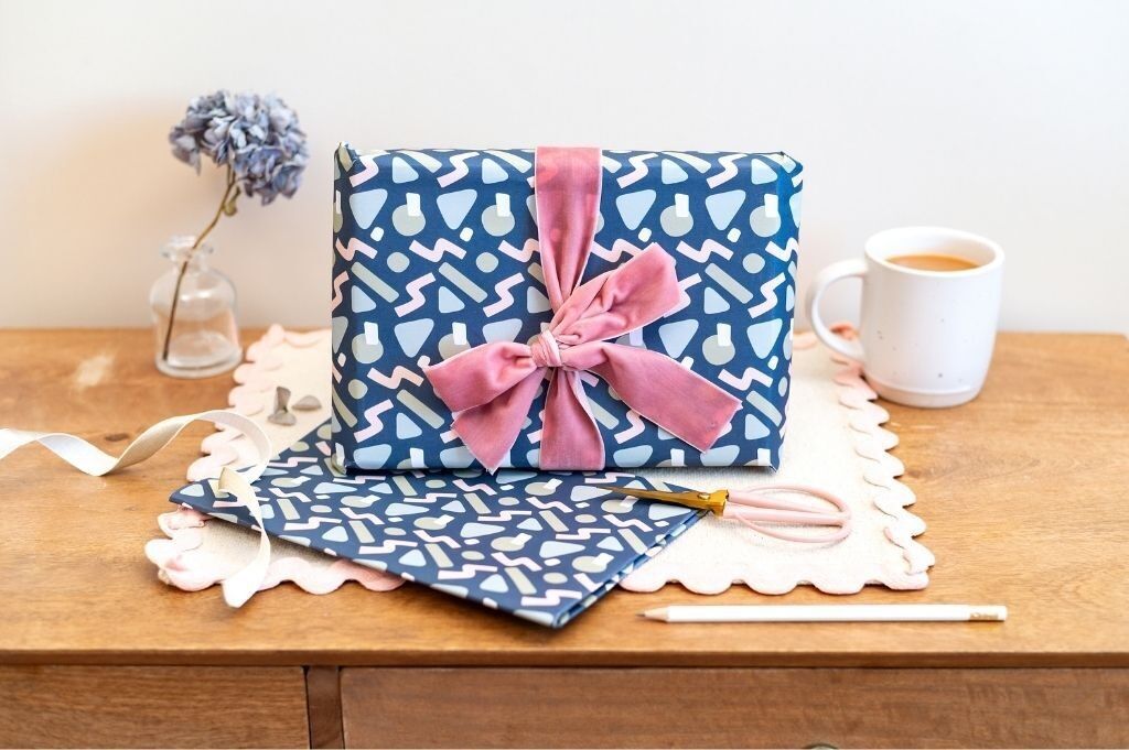 CARTA DA REGALO FORME ASTRATTE - BLU