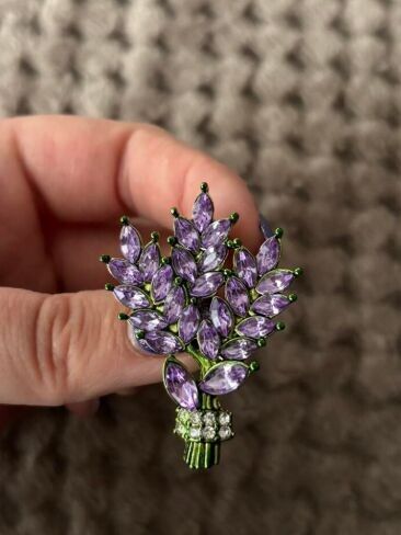 Lavender branch broche
