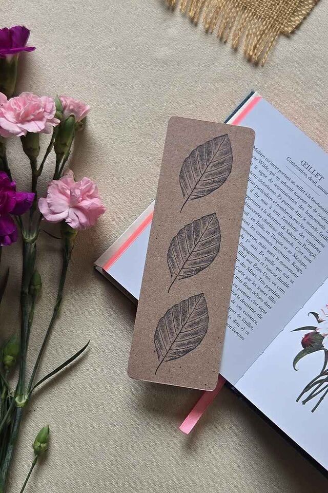 Marque-página botánica en impresión végétale minimalista - Feuilles de hêtre