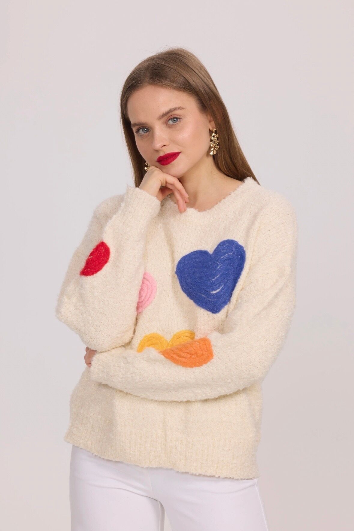 Maglione morbido lavorato a maglia con cuori ricamati - 5387