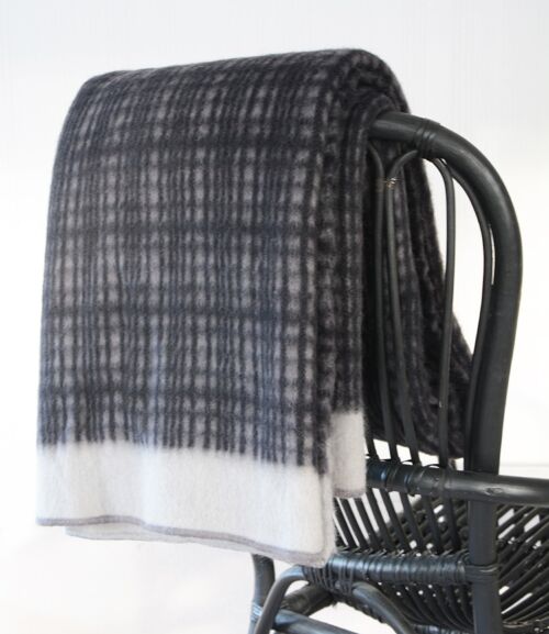 Darling lambswool throw grey/black/light grey