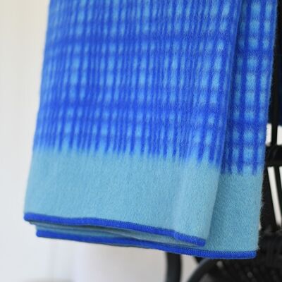 Darling throw, blue