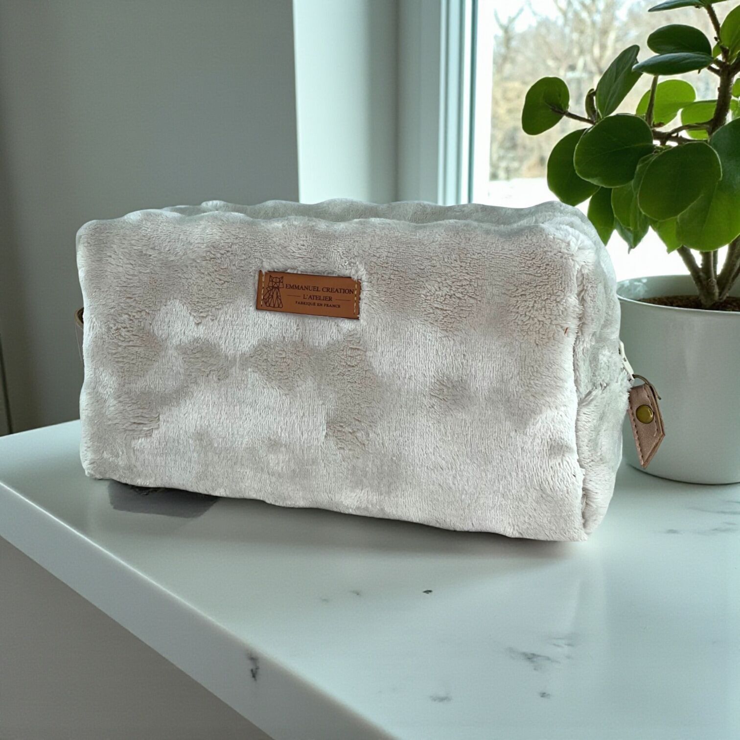 Travel pouch M, "Bubble" taupe
