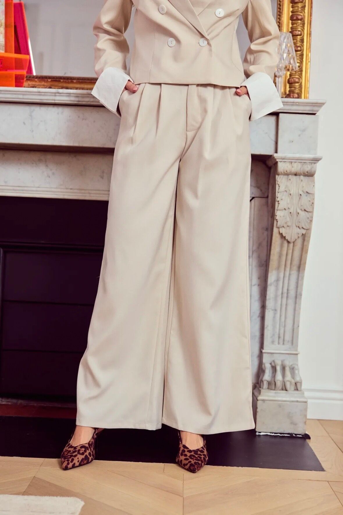 Pantaloni svasati con pieghe - 5634