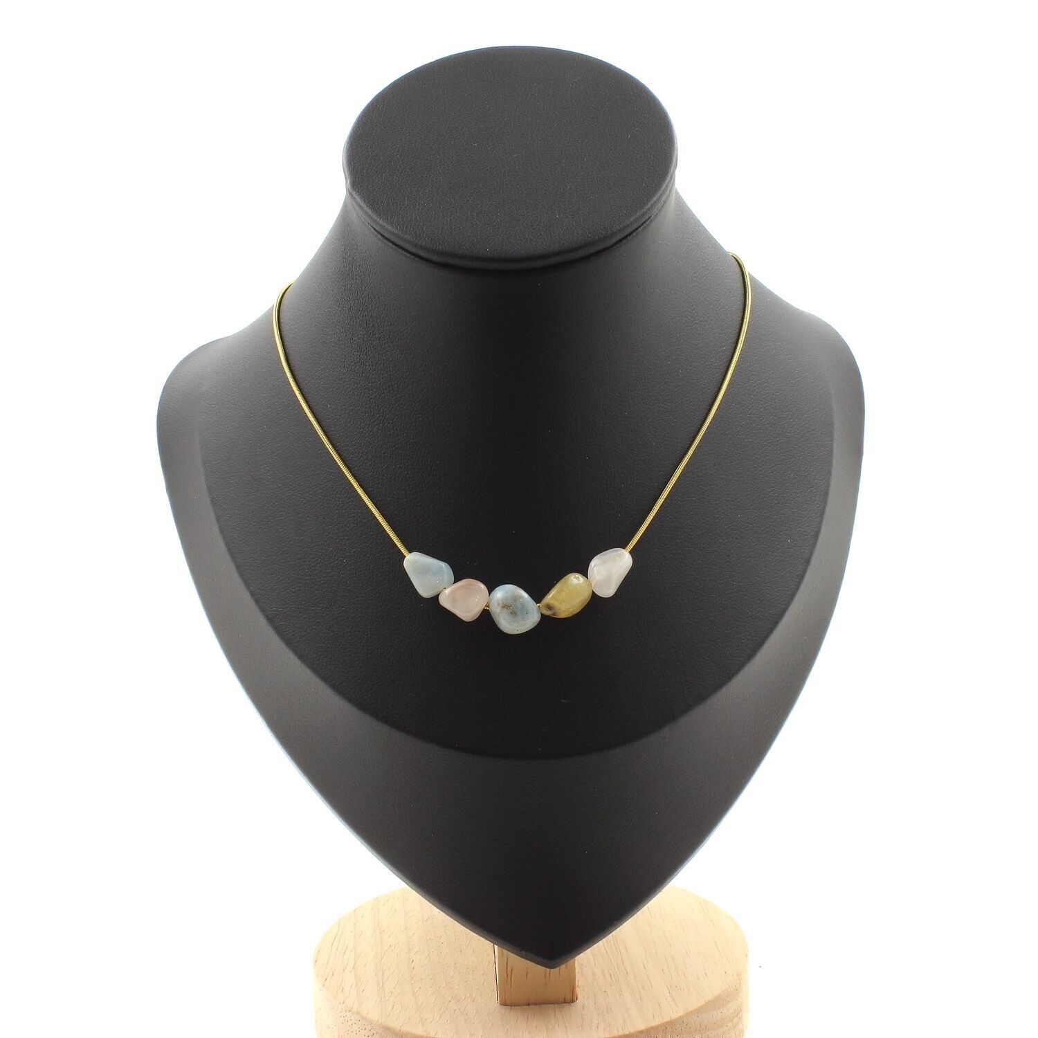 Collana con 5 perle di berillo morganite dal Brasile, catena in acciaio inossidabile dorato.