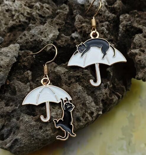 Orecchini a forma di gatto con ombrello