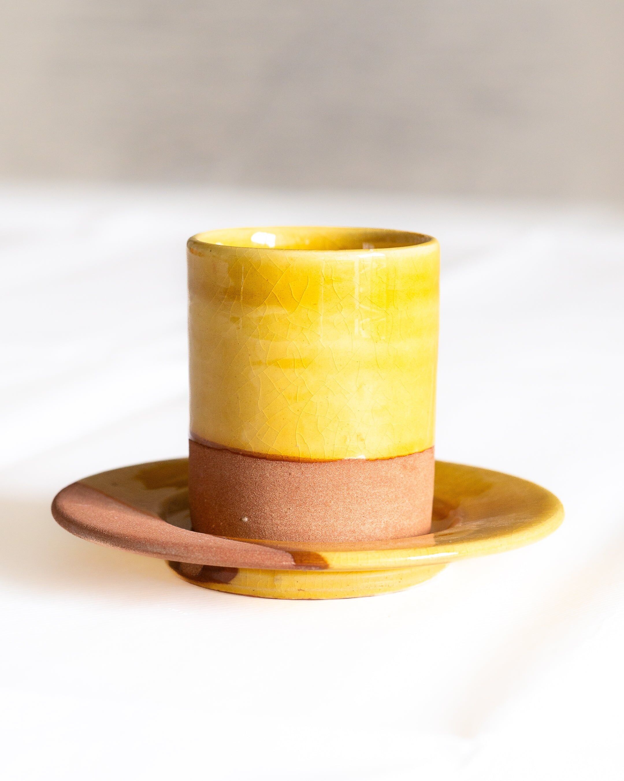 Tasse à café jaune doré artisanale  en terre cuite 6cm