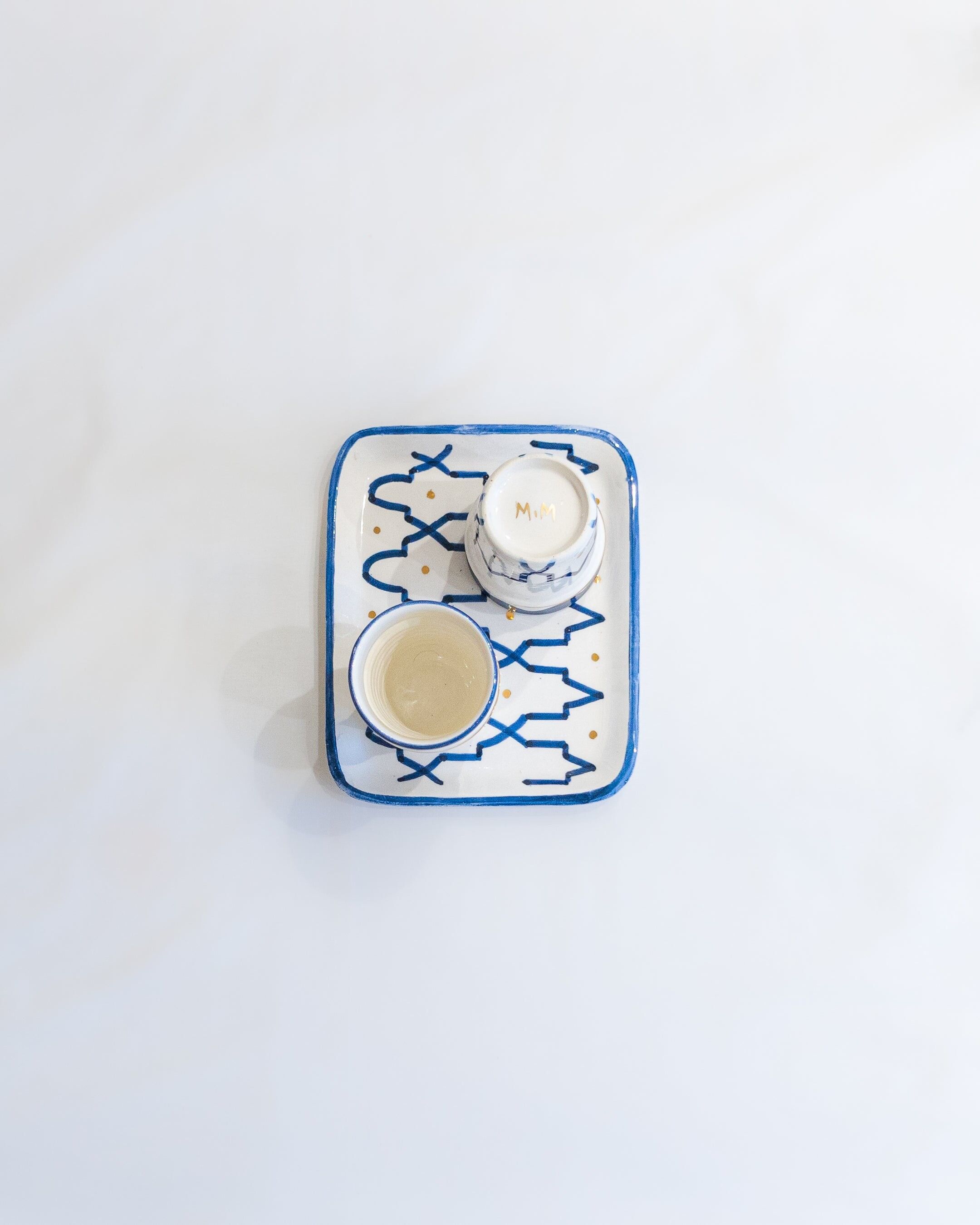 White and blue Moroccan tray with two ZWAK glasses