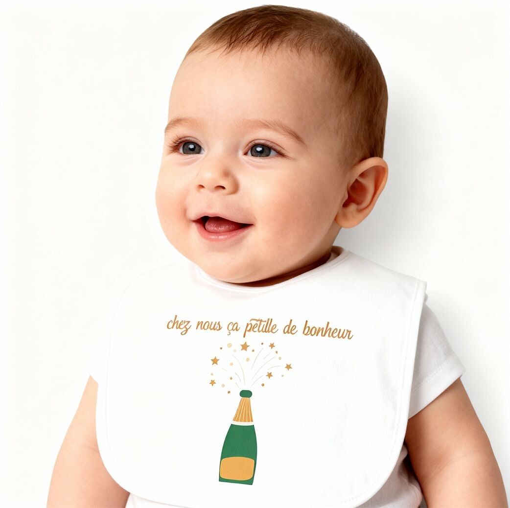 Baby-Lätzchen – bei uns zu Hause strahlt es vor Freude – Geschenk zur Geburt – Geburtstag – Kind