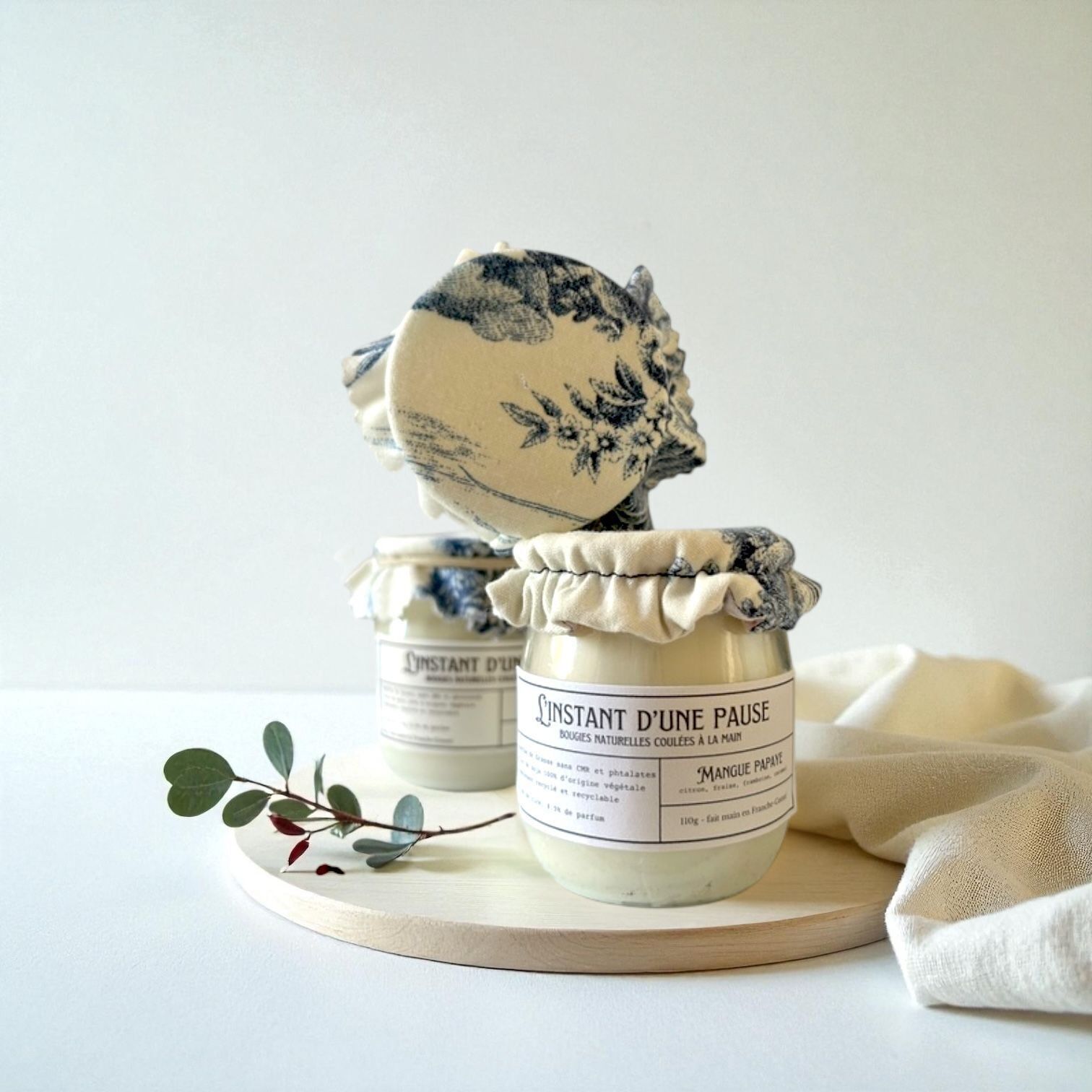 Natural Mango Papaya Candle – Handmade & Eco-friendly