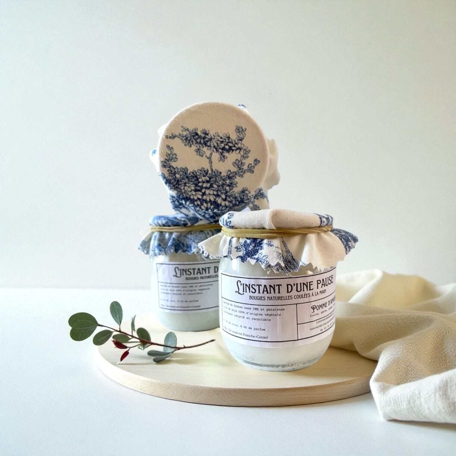 Natural Candy Apple Candle – Handmade & Eco-friendly