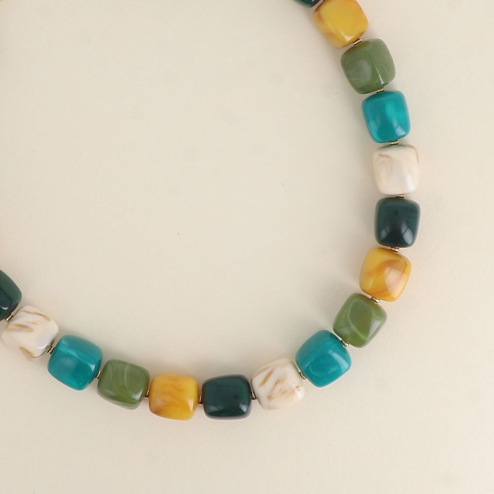 Halskette – Kubische Harzperlen