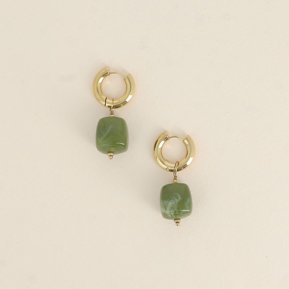 Kreolische Ohrringe – kubische Harzperlen