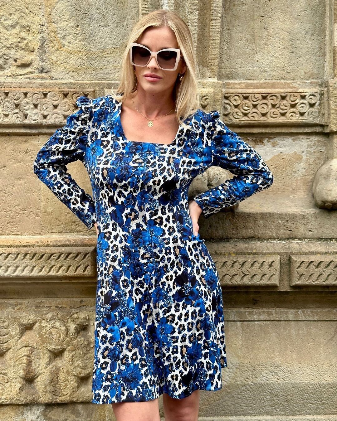 Robe à fleurs léopard bleues – Manches longues LOUI.