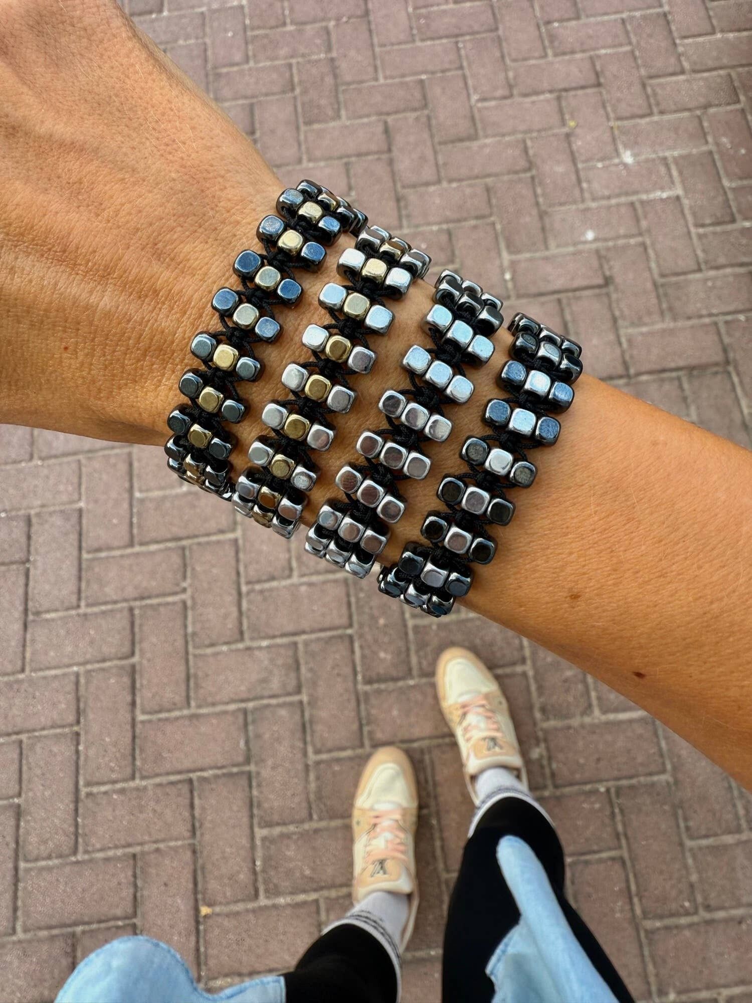 Pulseras de cubo de hematita en 4 colores metálicos estilo bohemio