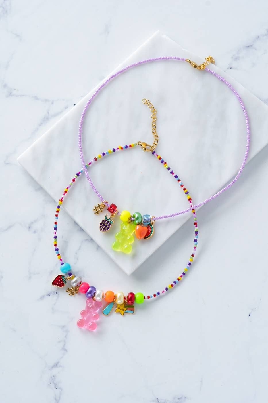 Grande collana di caramelle a forma di orsacchiotto