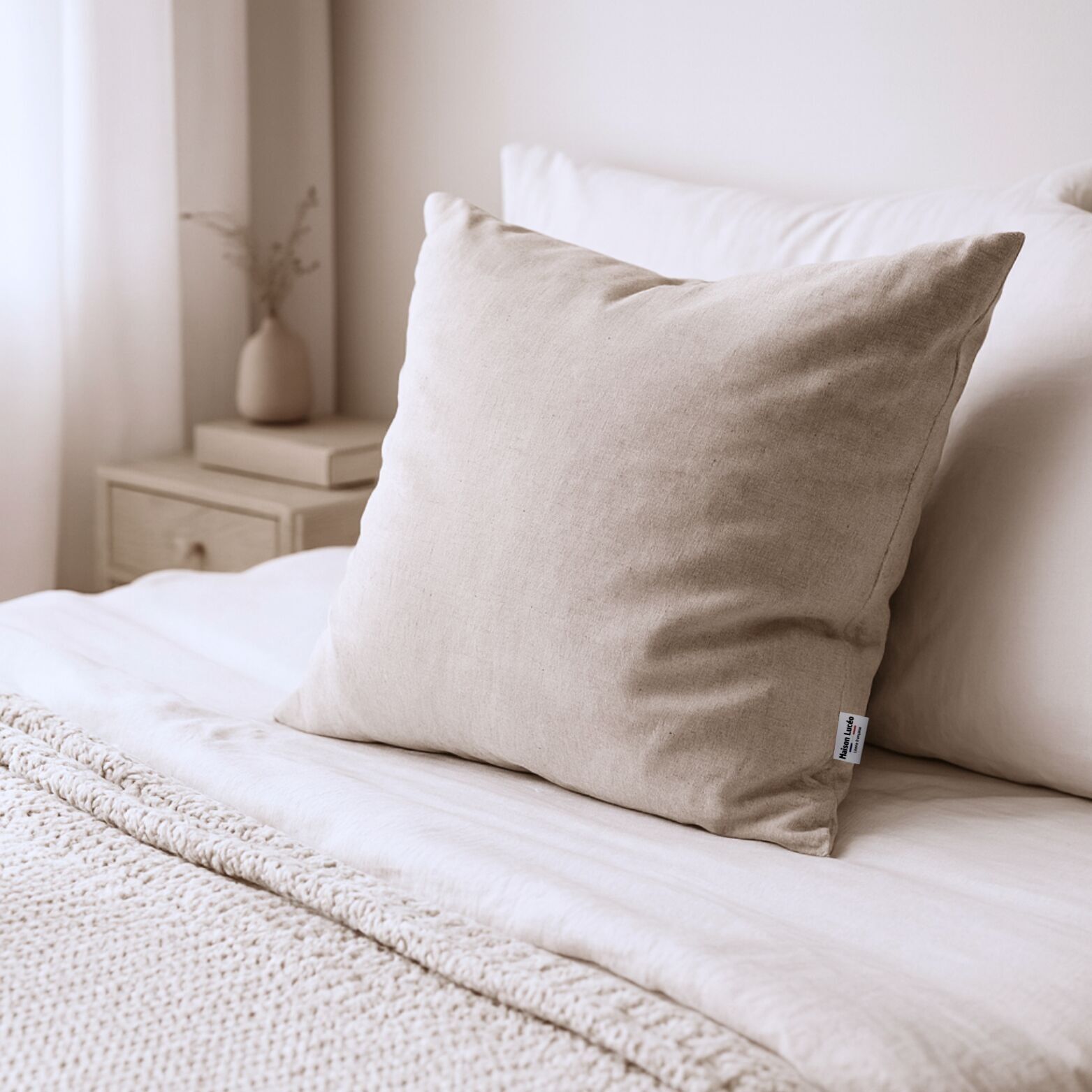 Cuscino realizzato in 100% lana, fodera in lino/cotone