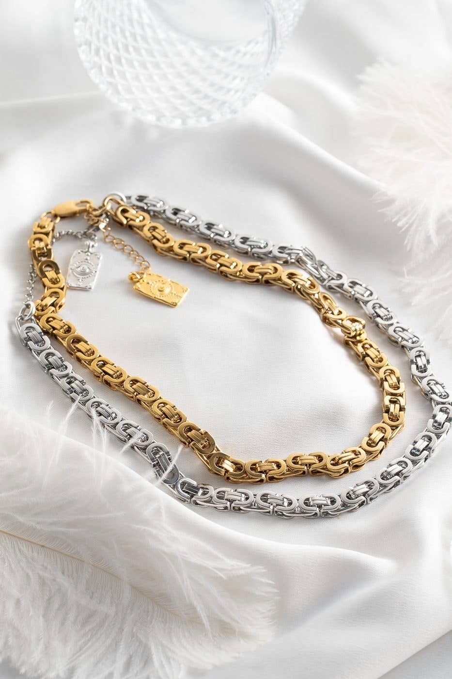 Byzantinische Kettenhalsketten aus Stahl mit bösem Blick-Detail