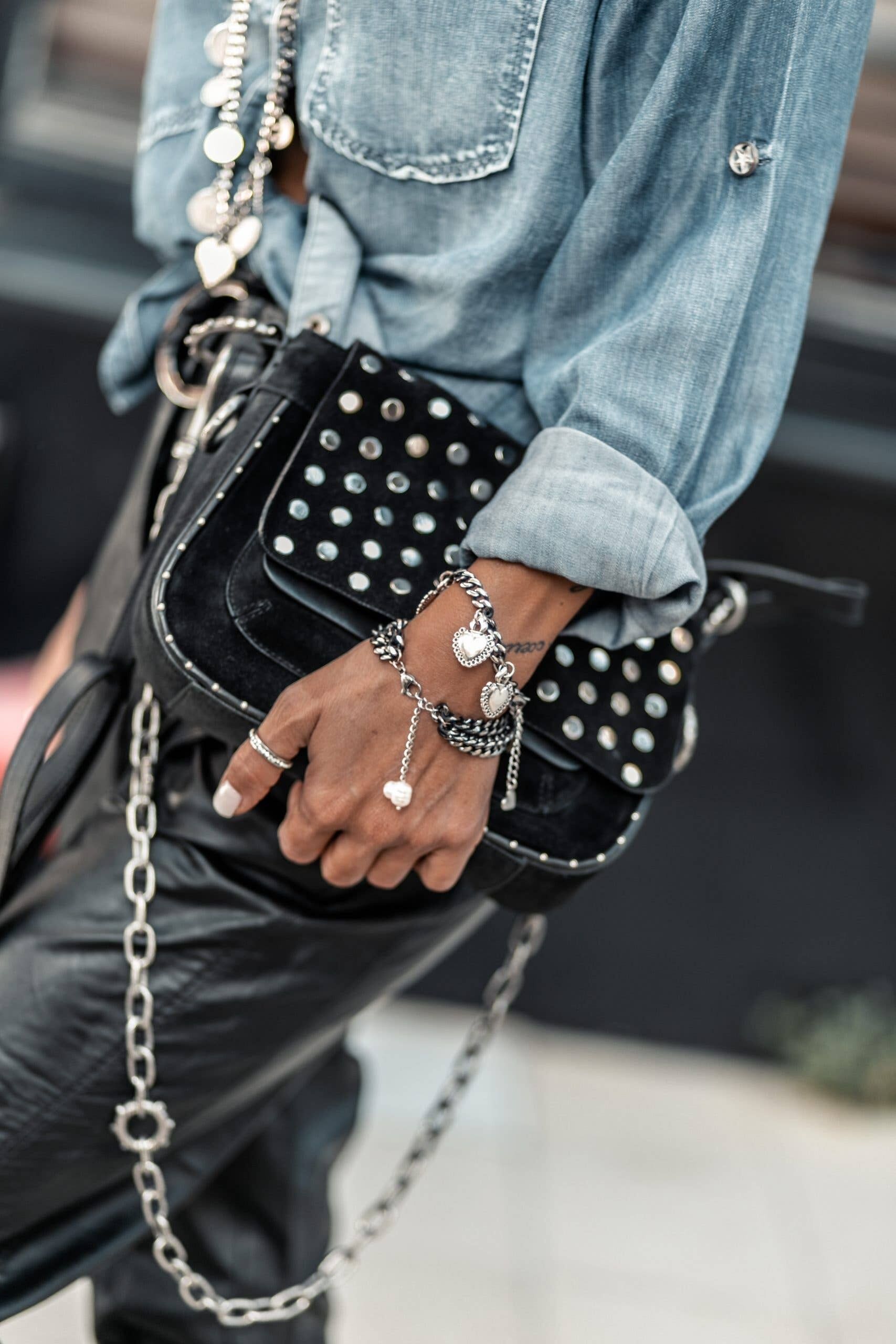 Herzarmband mit schwarzer Kette