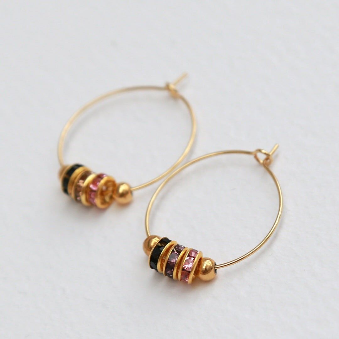 Goldene Creolen mit 3 Strassfarben