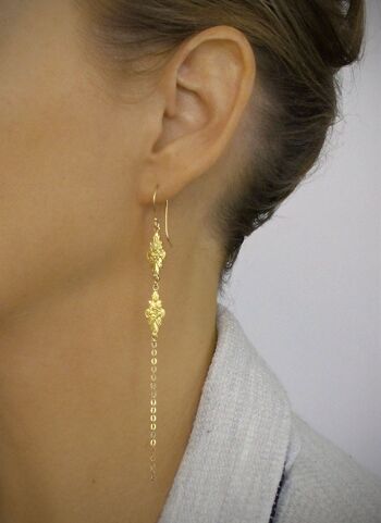 Boucles d'oreilles pendantes à maillons dorés 1