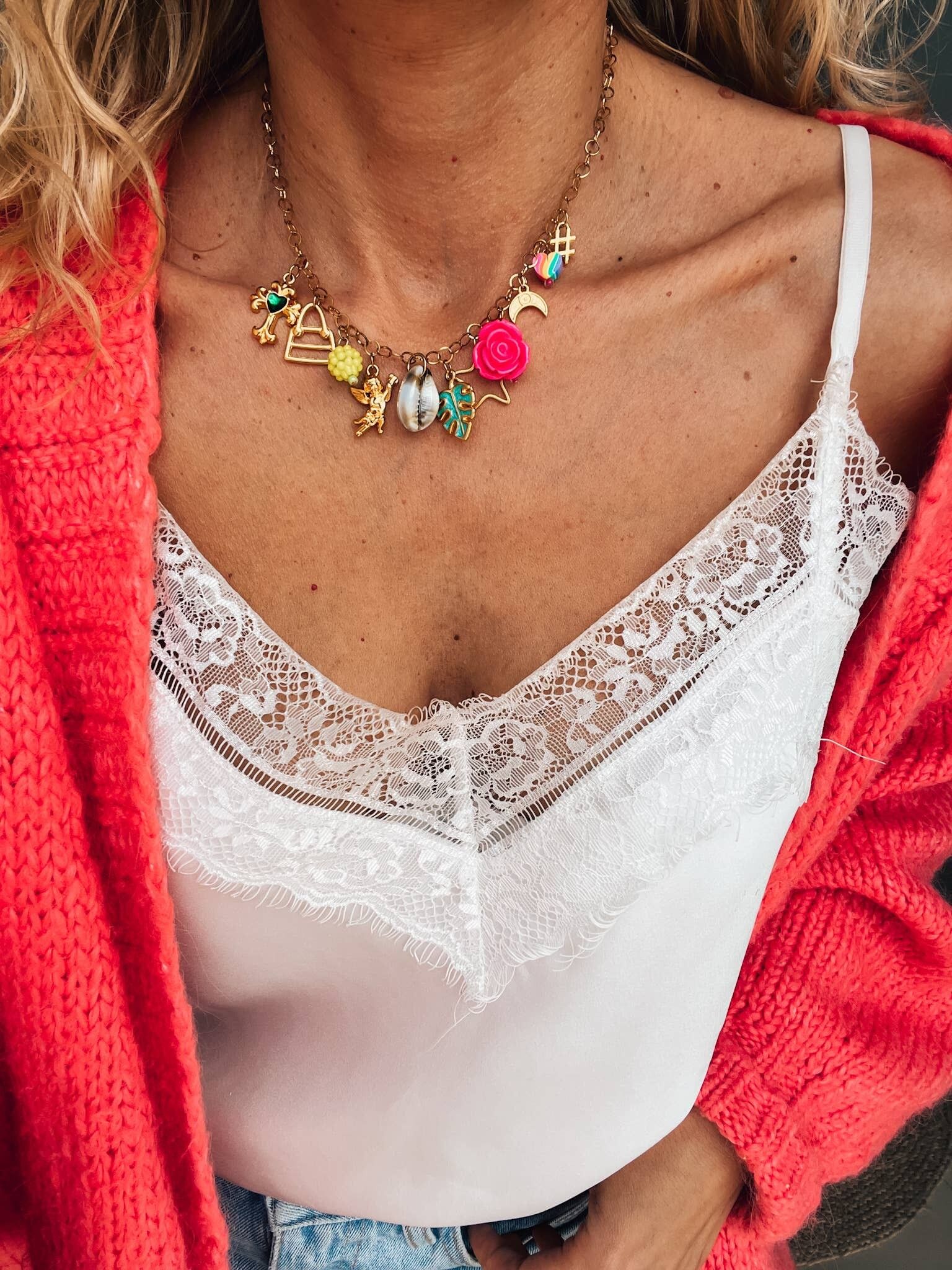 Collier vintage arc-en-ciel avec breloque