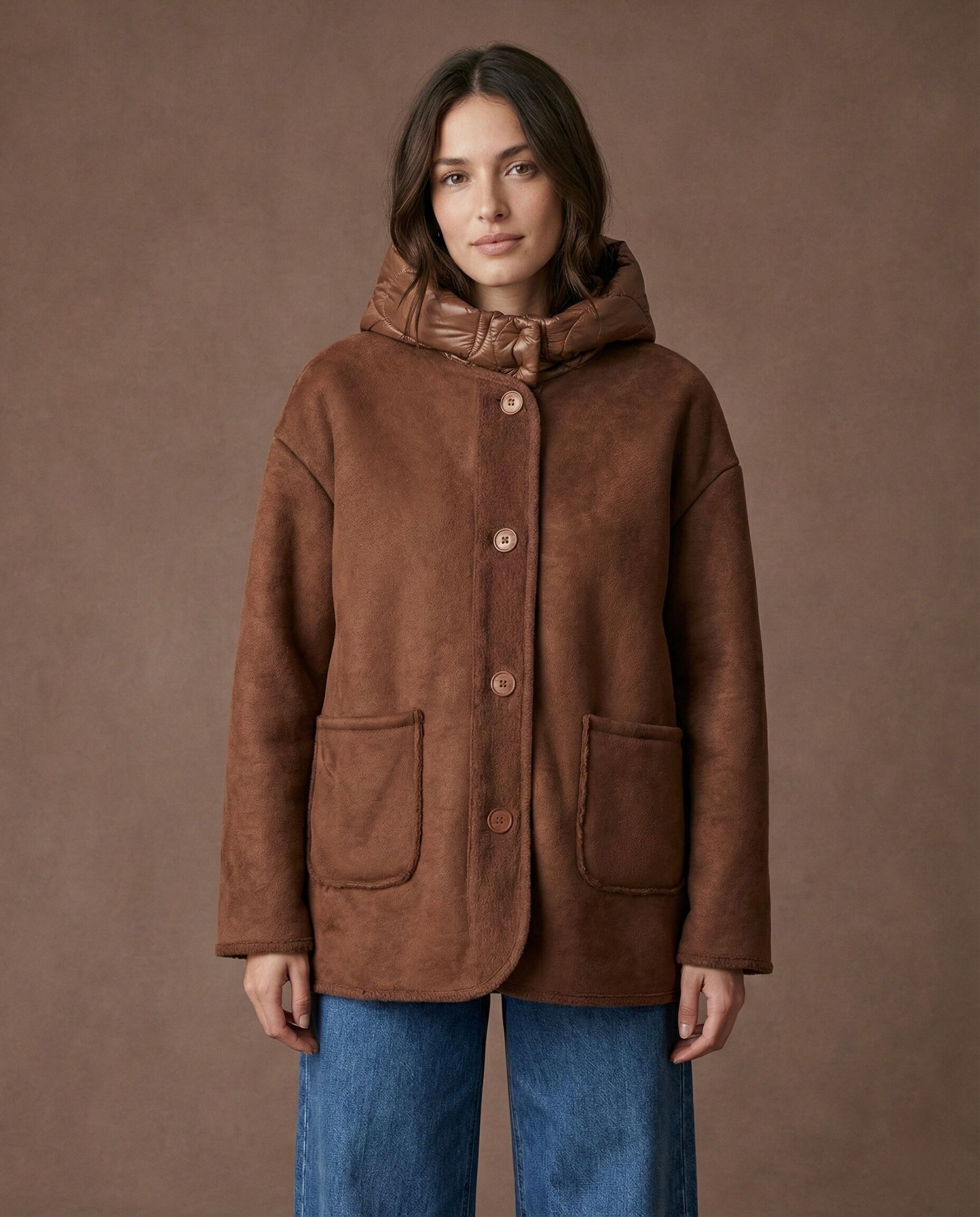 Veste en peau lainé avec capuche matelassée PV2587