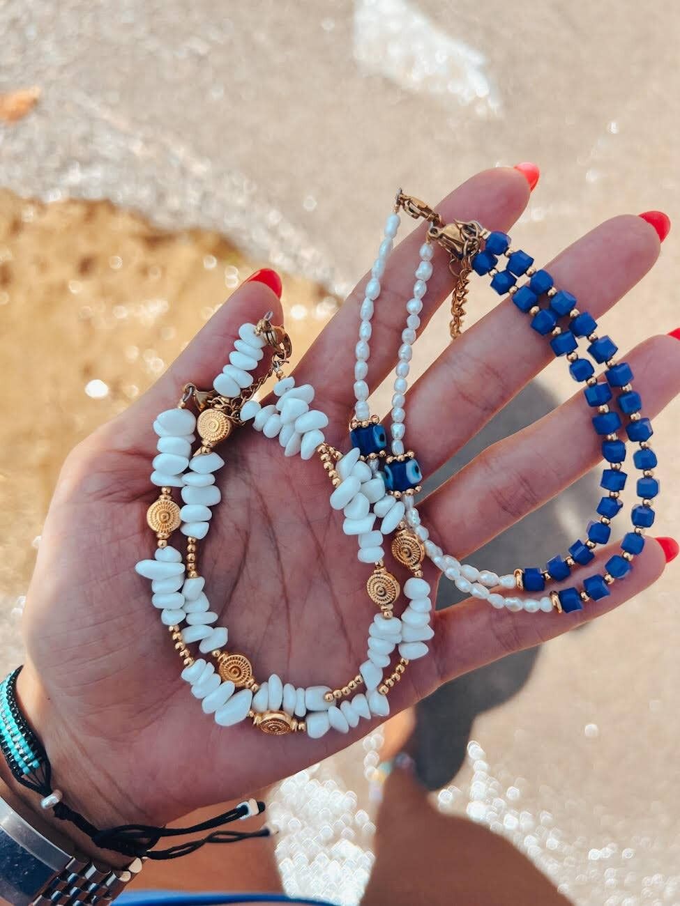 Bracelets de cheville d'été bleus et blancs