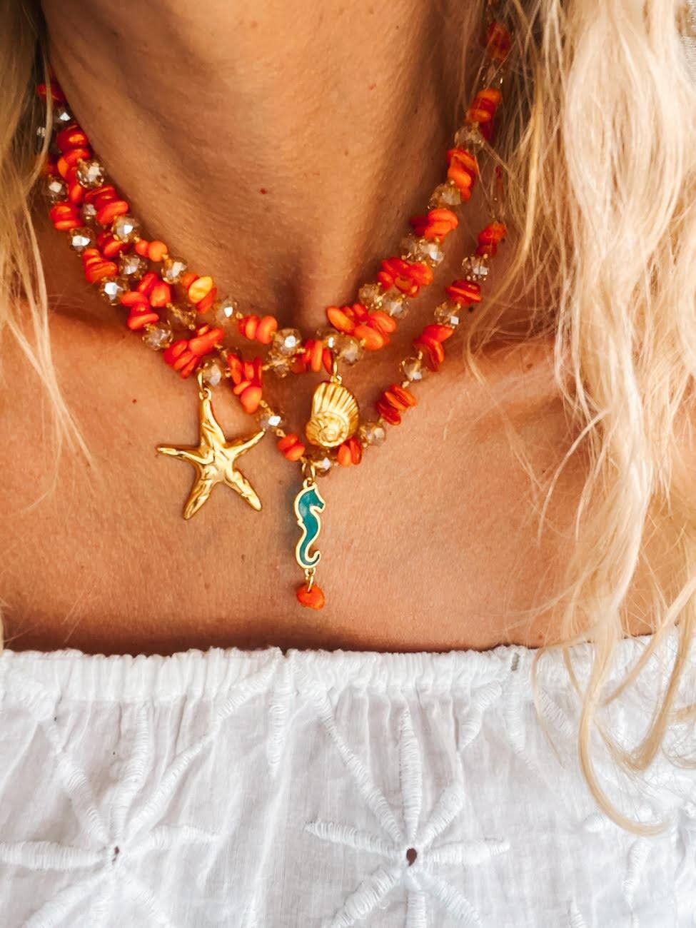 Colliers de perles orange en pierres semi-précieuses