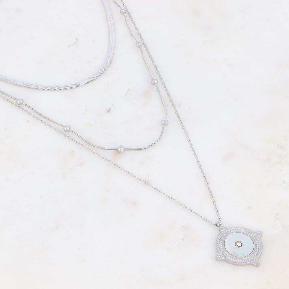 Triple-strand necklace with round tassel, mother-of-pearl or natural stone