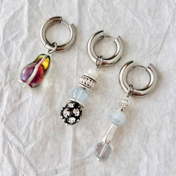 Orecchini a cerchio singolo in argento con perline