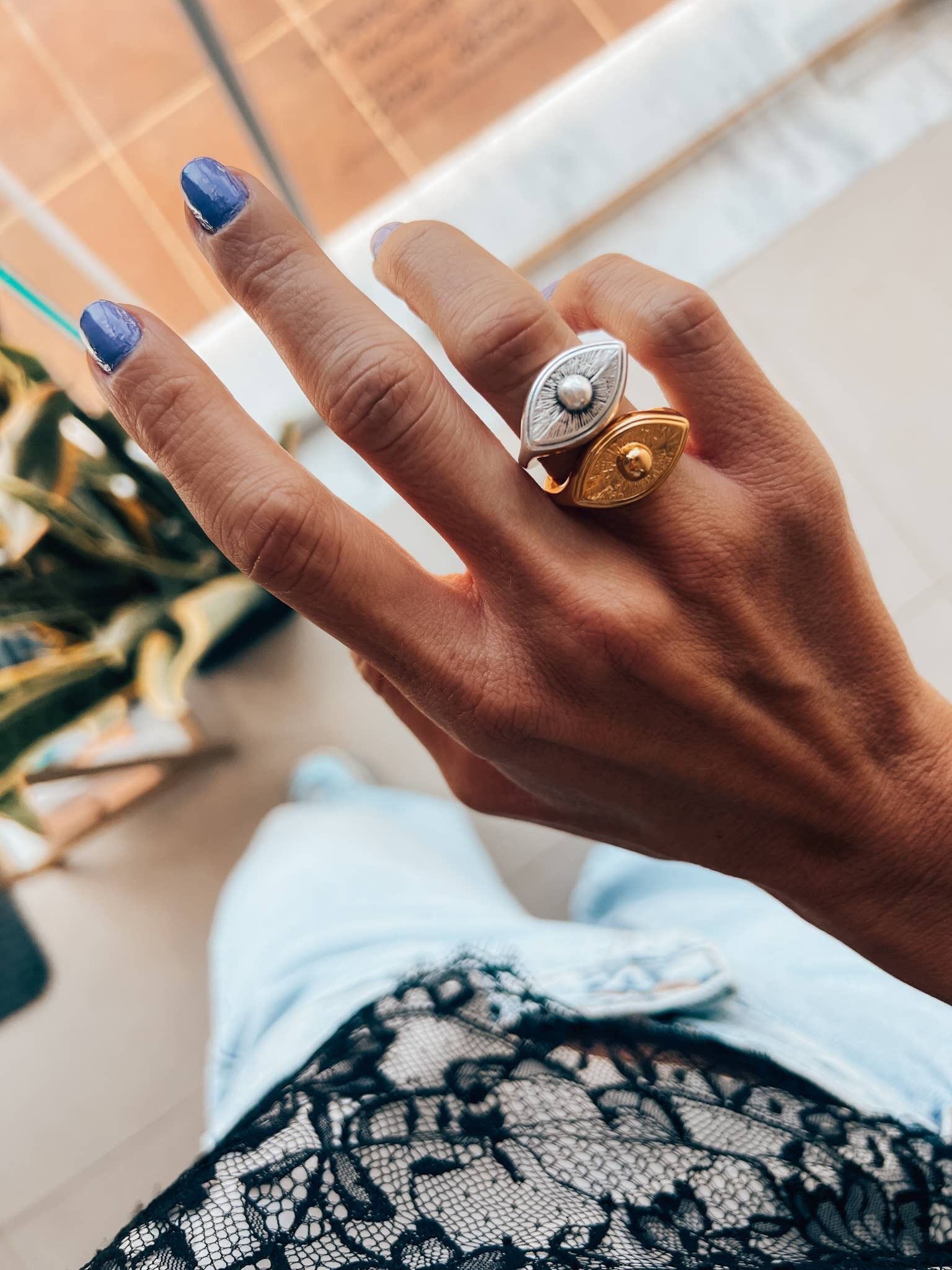 Anillo de protección de ojo de toro en plata y oro