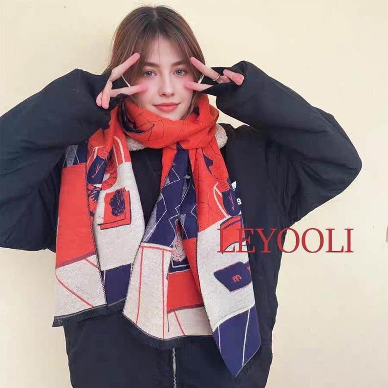 Bufanda con ilustración de animales: patchwork de cuadros romboidales, azul marino, naranja y beige