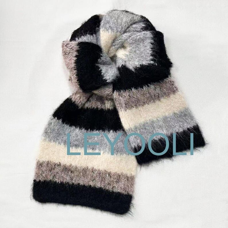 Bufanda de lana a rayas: accesorio unisex de invierno