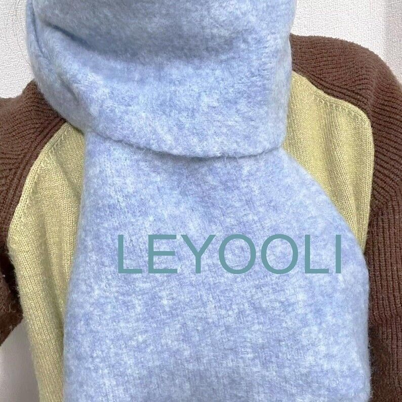 Sciarpa in misto lana lavorata a mano, elegante tinta unita, calore invernale