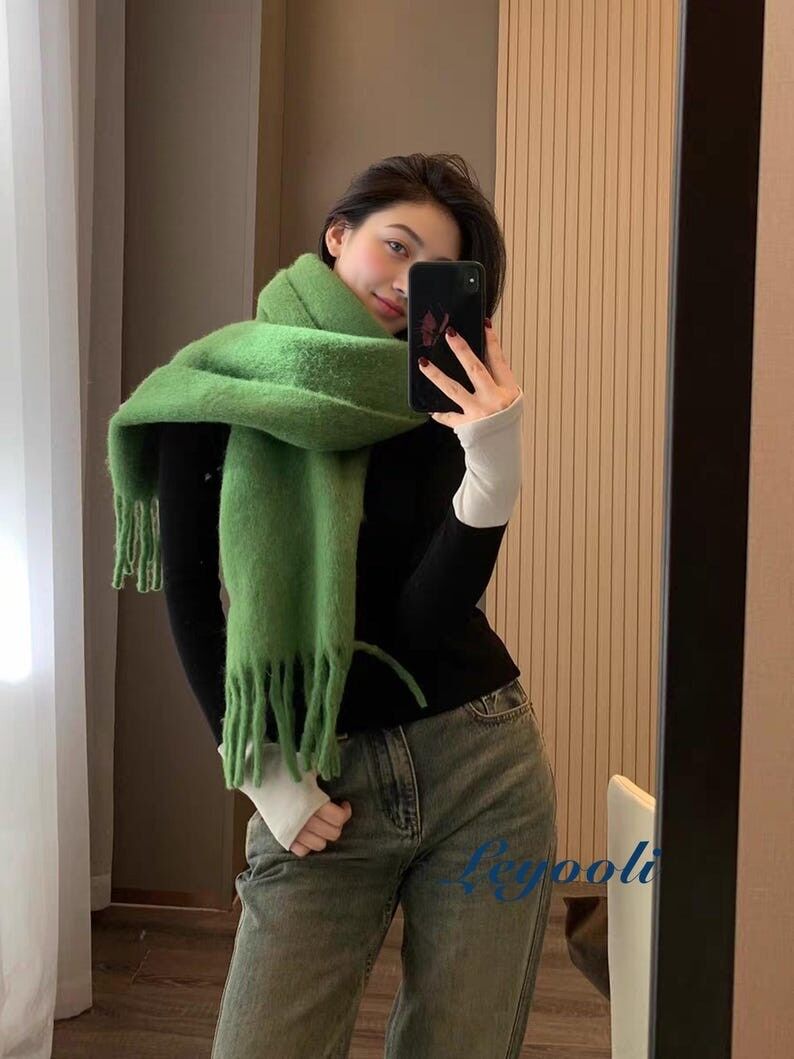 Bufanda con flecos de mezcla de lana verde: chal de invierno hecho a mano con tacto de mohair